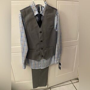 Nautica 4pc Suit. Boys Size 7, White, Blue and Gray